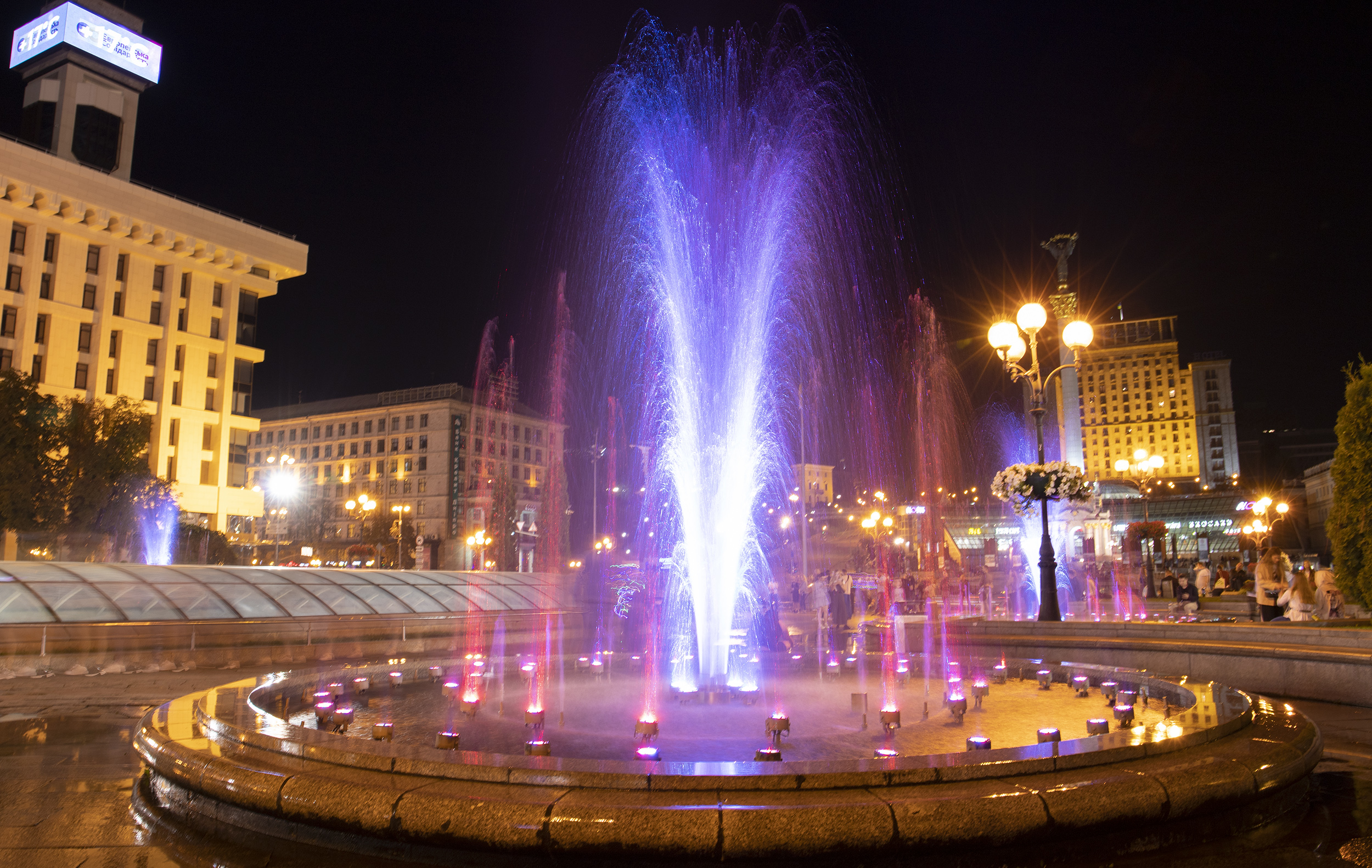 One of the smaller illuminated fountains on Maidan Nezalezhnosti.